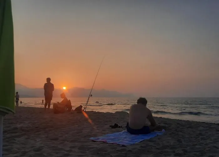 Per Famiglie Ed Amici A 3 Minuti A Piedi Dal Mare Rosso Corallo Alcamo Marina
